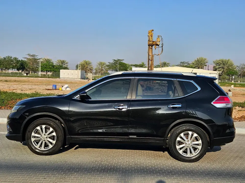 Nissan X Trail 2015 GCC 4WD Premium Condition With Low KM & 7 Seater - Image 19