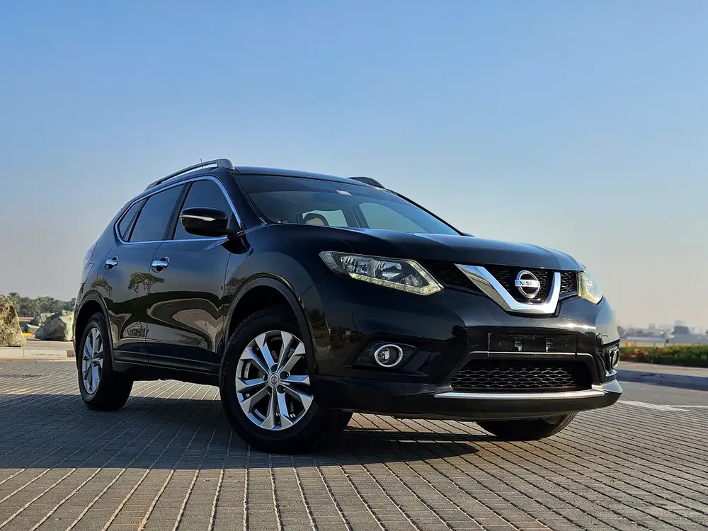 Nissan X Trail 2015 GCC 4WD Premium Condition With Low KM & 7 Seater - Image 4