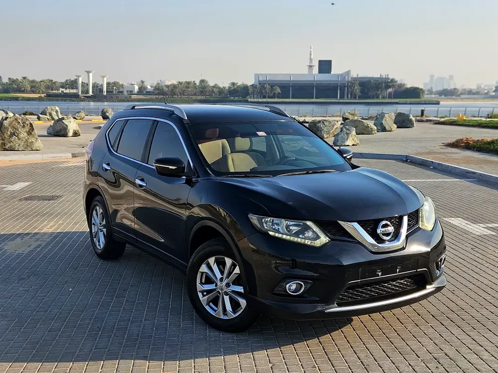 Nissan X Trail 2015 GCC 4WD Premium Condition With Low KM & 7 Seater - Image 5