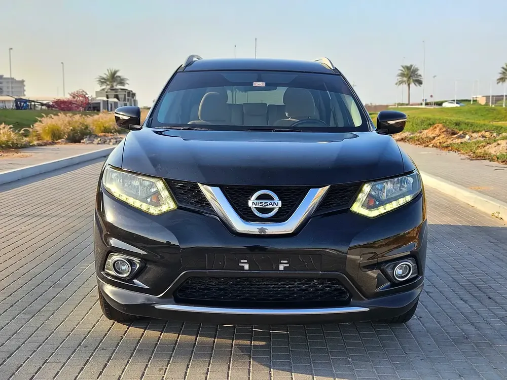 Nissan X Trail 2015 GCC 4WD Premium Condition With Low KM & 7 Seater - Image 6
