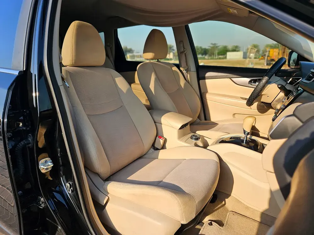 Nissan X Trail 2015 GCC 4WD Premium Condition With Low KM & 7 Seater - Image 7