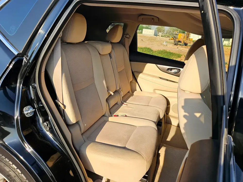 Nissan X Trail 2015 GCC 4WD Premium Condition With Low KM & 7 Seater - Image 8
