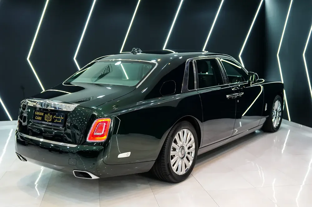 2022 Rolls Royce Phantom, Rear-Seat Entertainment, Starlight Headliner, Dealer Warranty + Service!! - Image 16