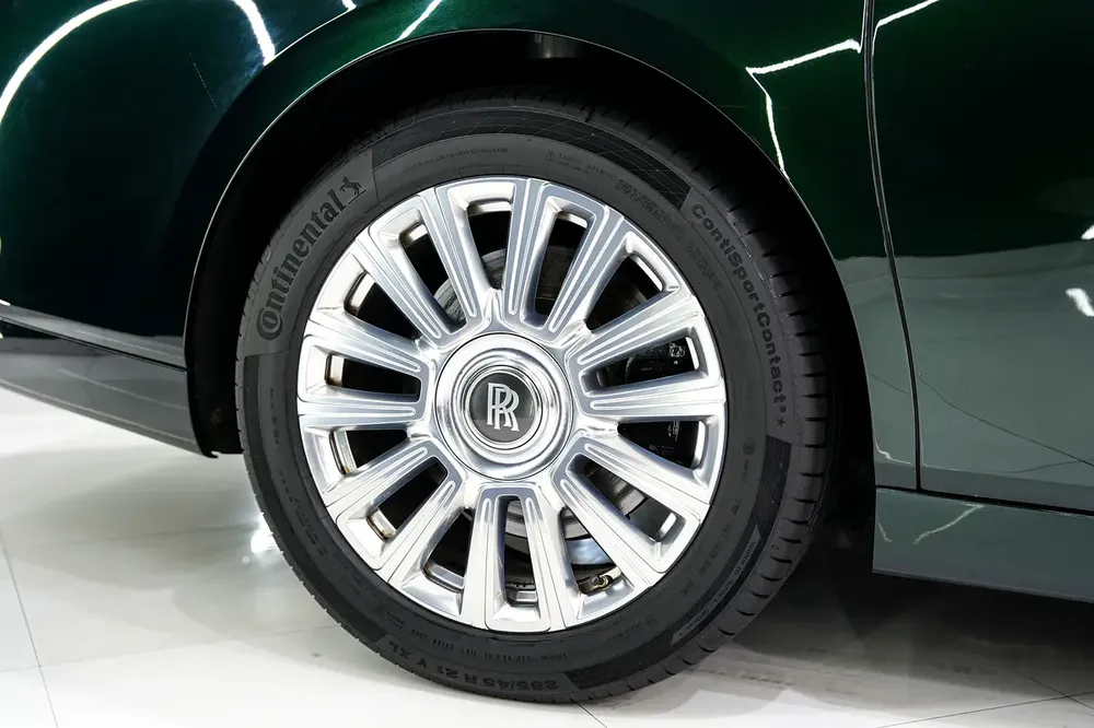 2022 Rolls Royce Phantom, Rear-Seat Entertainment, Starlight Headliner, Dealer Warranty + Service!! - Image 19