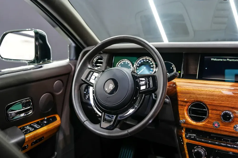 2022 Rolls Royce Phantom, Rear-Seat Entertainment, Starlight Headliner, Dealer Warranty + Service!! - Image 6