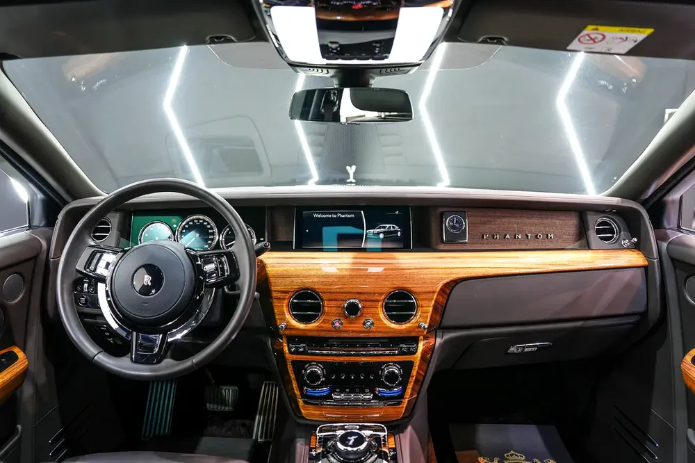 2022 Rolls Royce Phantom, Rear-Seat Entertainment, Starlight Headliner, Dealer Warranty + Service!! - Image 9