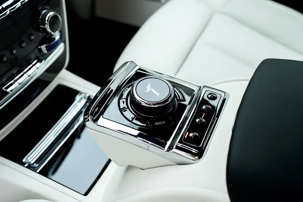2026 ROLLS ROYCE PHANTOM | GCC | MAIN DEALER WARRANTY AND SERVICE | FULL OPTION - Image 11