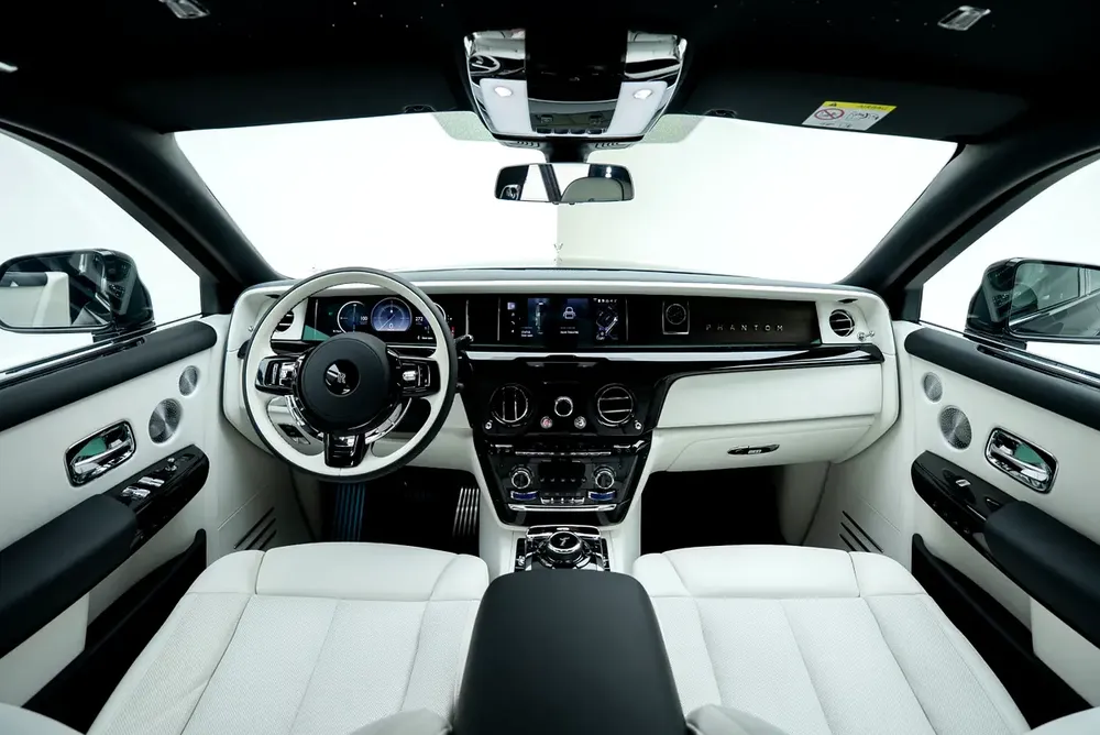 2026 ROLLS ROYCE PHANTOM | GCC | MAIN DEALER WARRANTY AND SERVICE | FULL OPTION - Image 18
