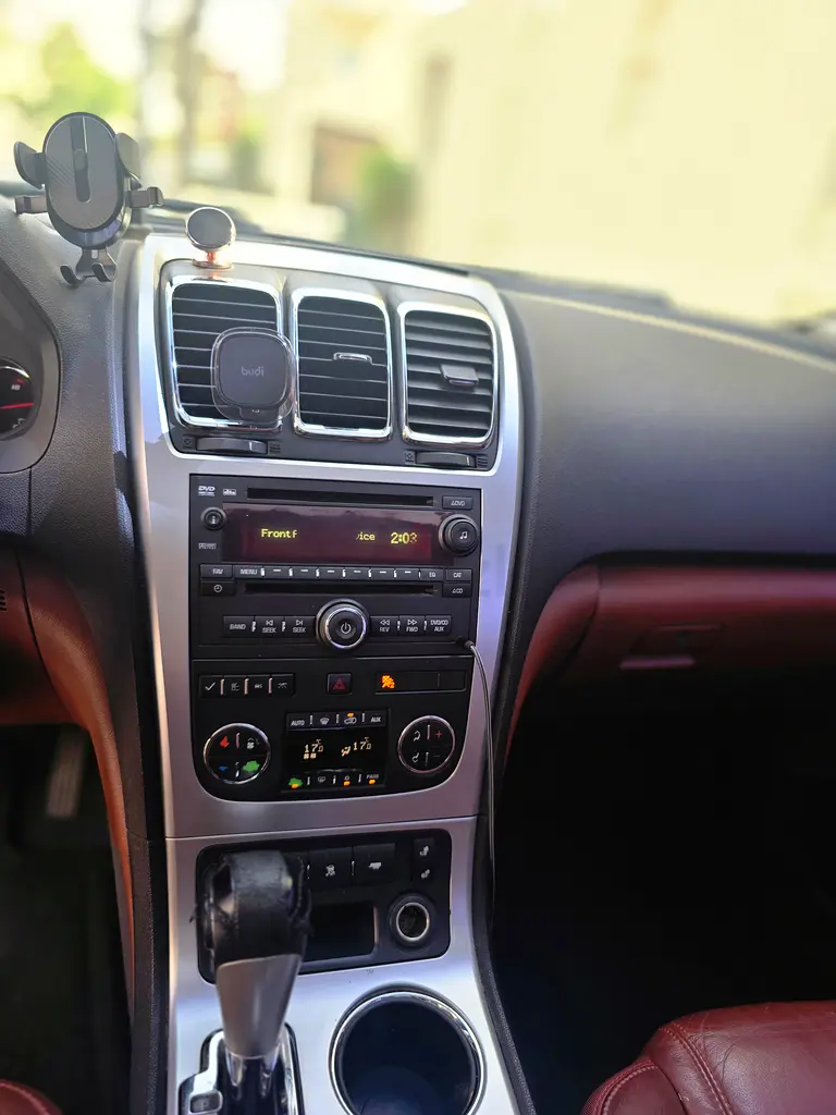 GMC Acadia , GCC , Low milage , Directly from owner - Image 11