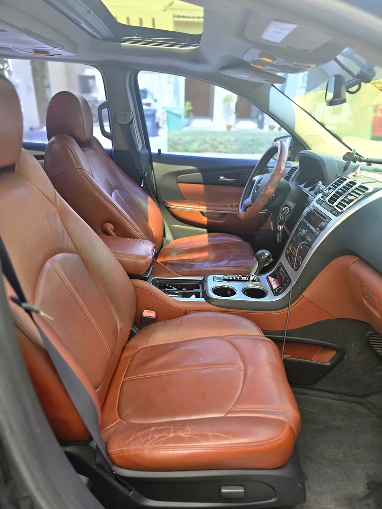 GMC Acadia , GCC , Low milage , Directly from owner - Image 6