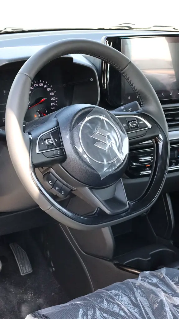SUZUKI SWIFT GLX 1.2L - Image 15