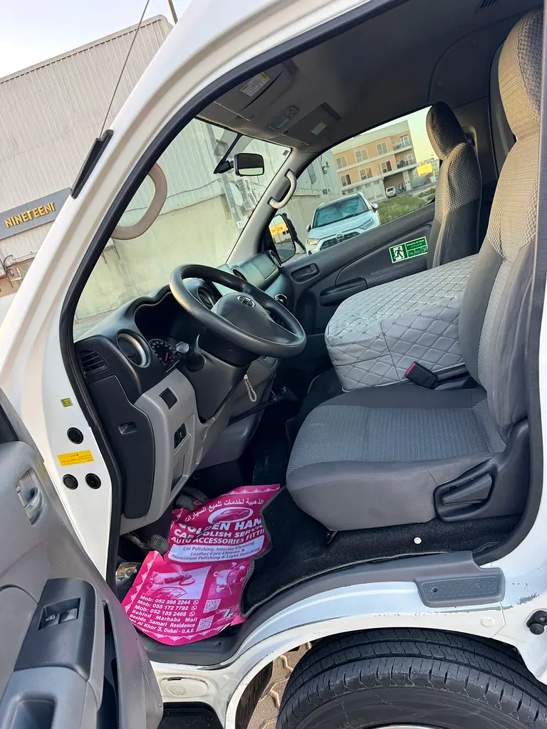 Nissan Urvan 2019 NV350 Hiroof 15 Seater GCC - Image 10