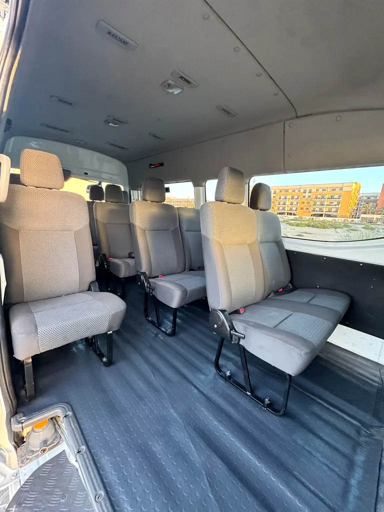 Nissan Urvan 2019 NV350 Hiroof 15 Seater GCC - Image 12