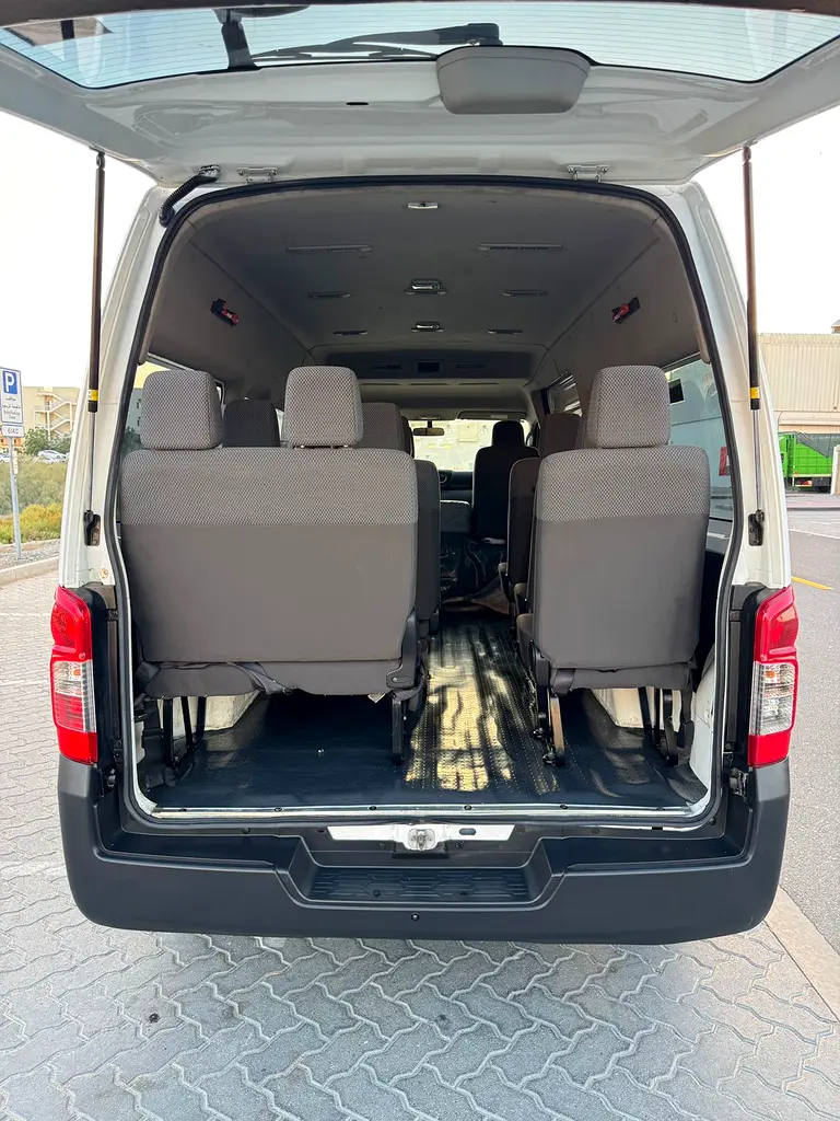Nissan Urvan 2019 NV350 Hiroof 15 Seater GCC - Image 15