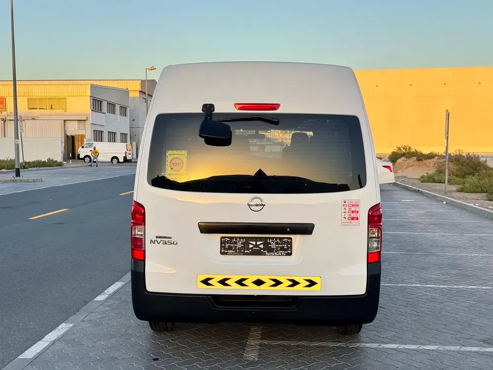 Nissan Urvan 2019 NV350 Hiroof 15 Seater GCC - Image 5