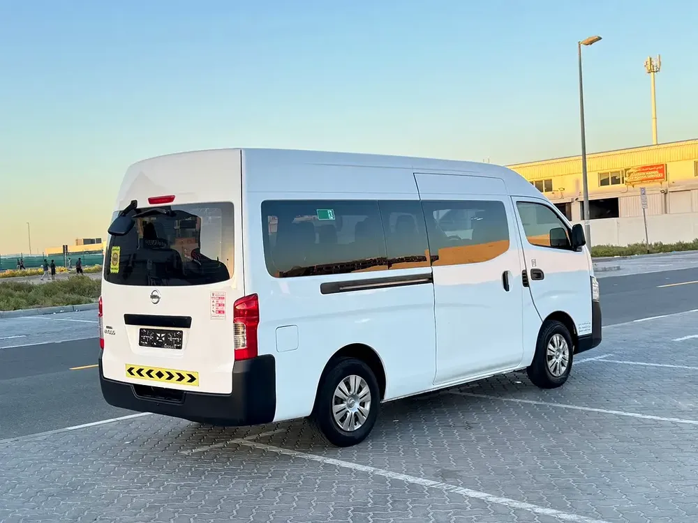 Nissan Urvan 2019 NV350 Hiroof 15 Seater GCC - Image 6