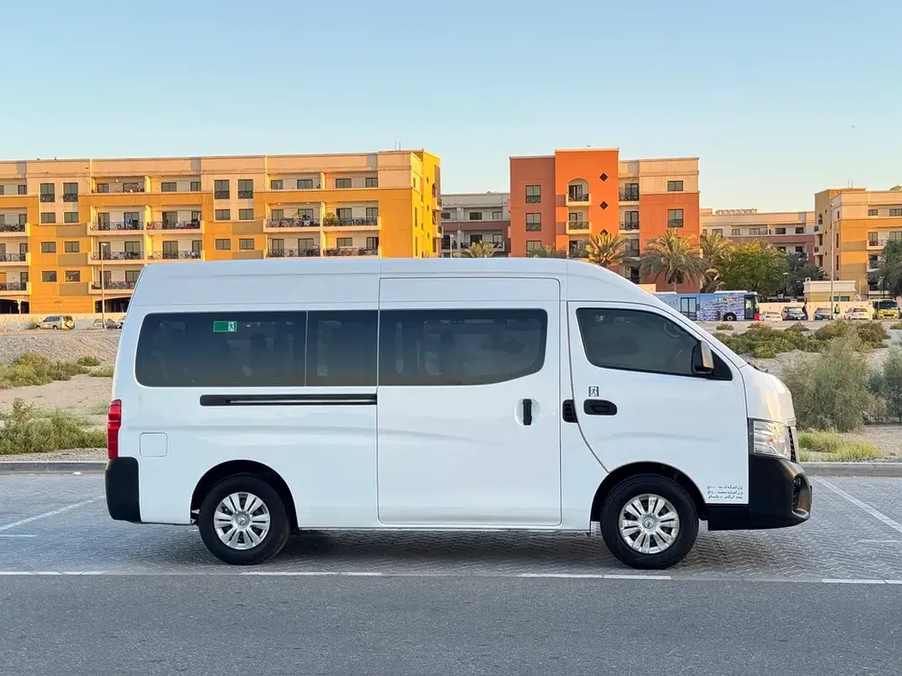 Nissan Urvan 2019 NV350 Hiroof 15 Seater GCC - Image 7