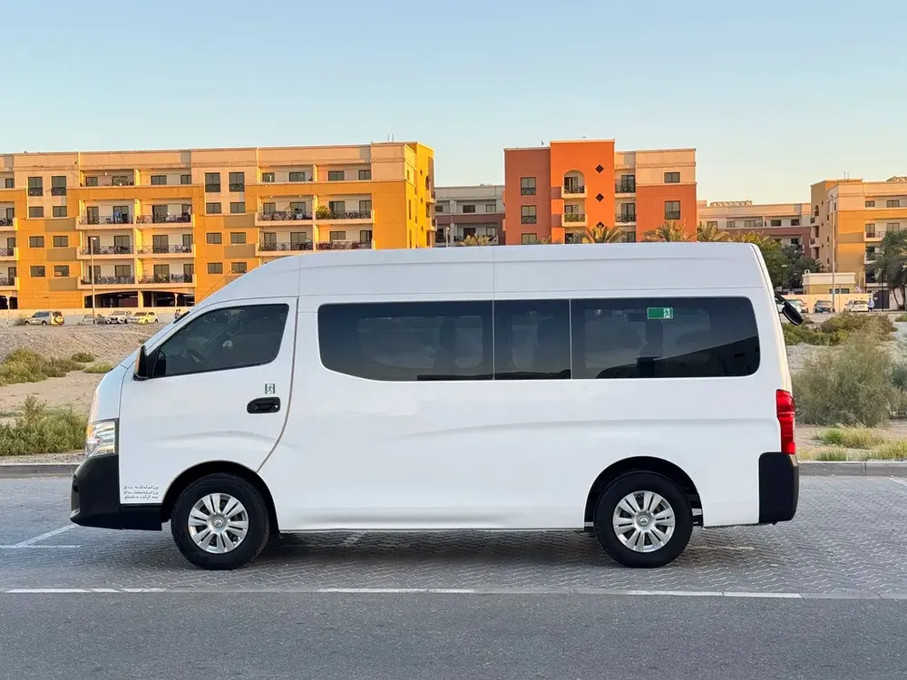 Nissan Urvan 2019 NV350 Hiroof 15 Seater GCC - Image 8