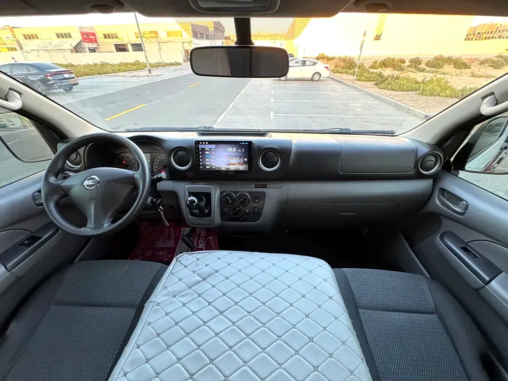 Nissan Urvan 2019 NV350 Hiroof 15 Seater GCC - Image 9