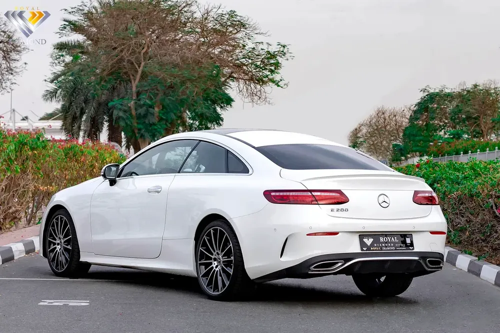 Mercedes Benz E200 Coupe 2023 GCC Under Warranty and Free Service From Agency - Image 5