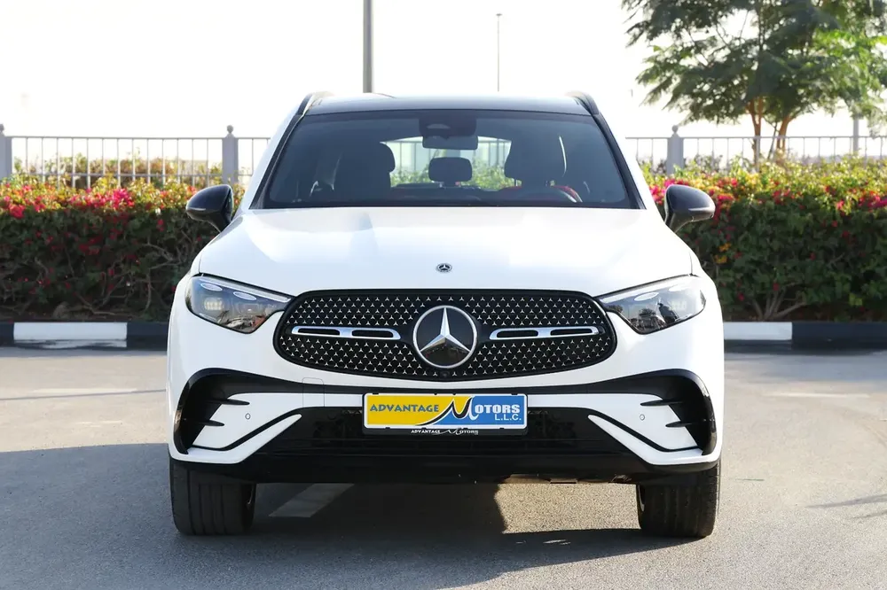 GLC 200 4MATIC NIGHT EDITION 2025 SUV 16,000 KM DEALER WARRANTY & SERVICE CONTRACT - Image 7