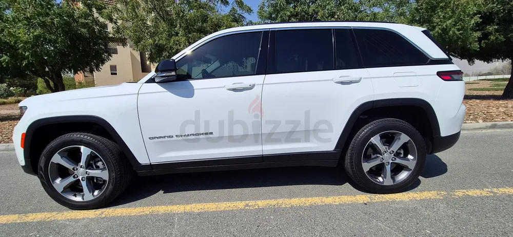 Jeep Grand Cherokee Limited 2023 GCC Specs - Image 4
