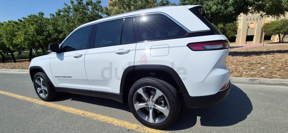 Jeep Grand Cherokee Limited 2023 GCC Specs - Image 5