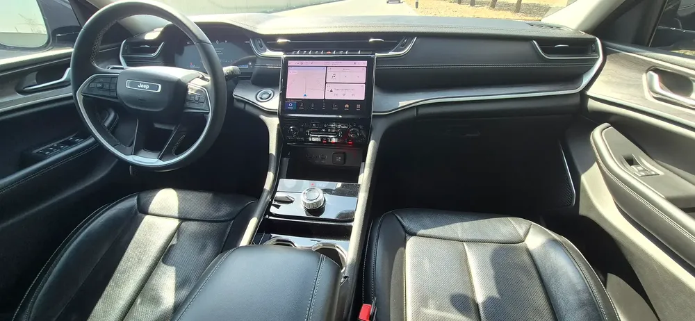 Jeep Grand Cherokee Limited 2023 GCC Specs - Image 7