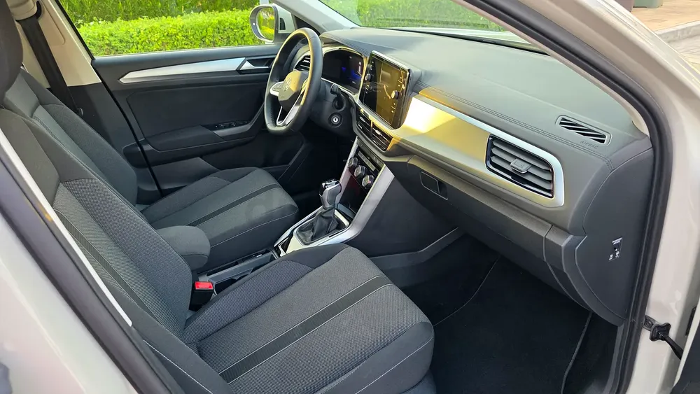 2023 VW T-Roc Life GCC | Full VW Service History | No Accidents | Excellent Condition - Image 16