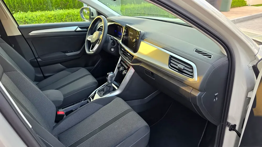 2023 VW T-Roc Life GCC | Full VW Service History | No Accidents | Excellent Condition - Image 17