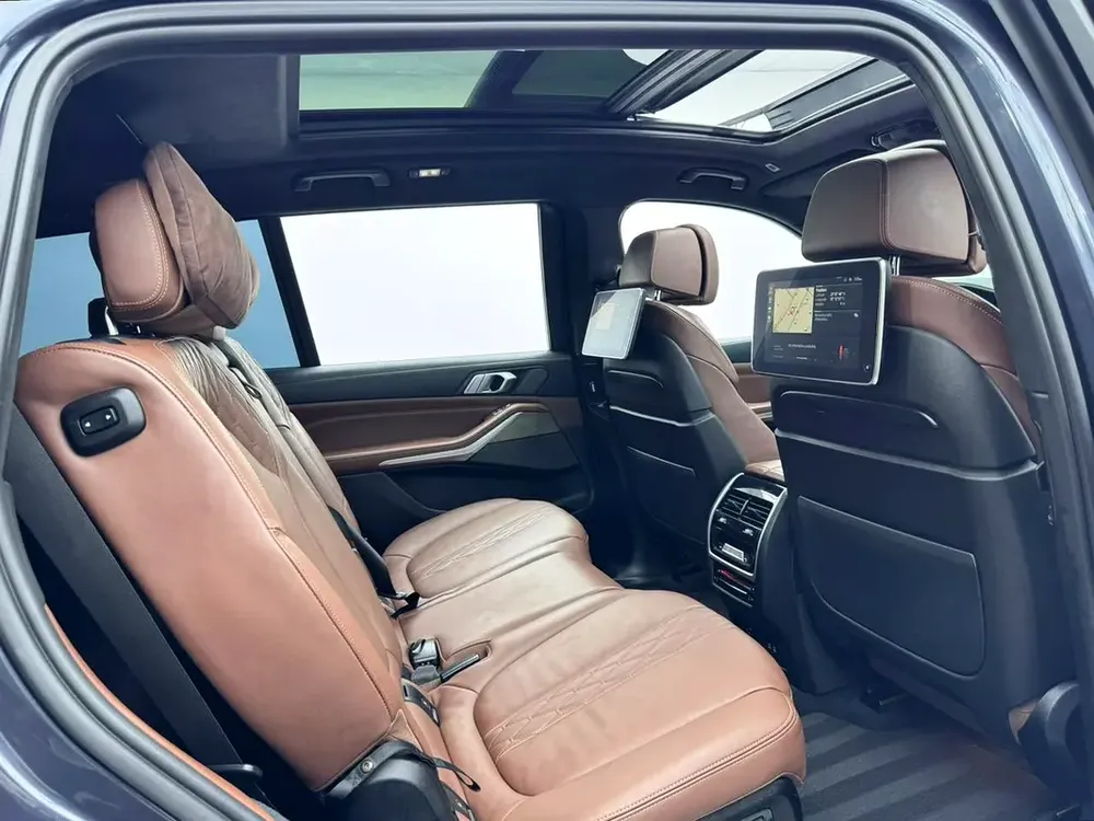 2020 BMW X7 xDrive40i M-Sport, 2026 BMW Warranty + Service Pack, Full BMW Service History, GCC - Image 14