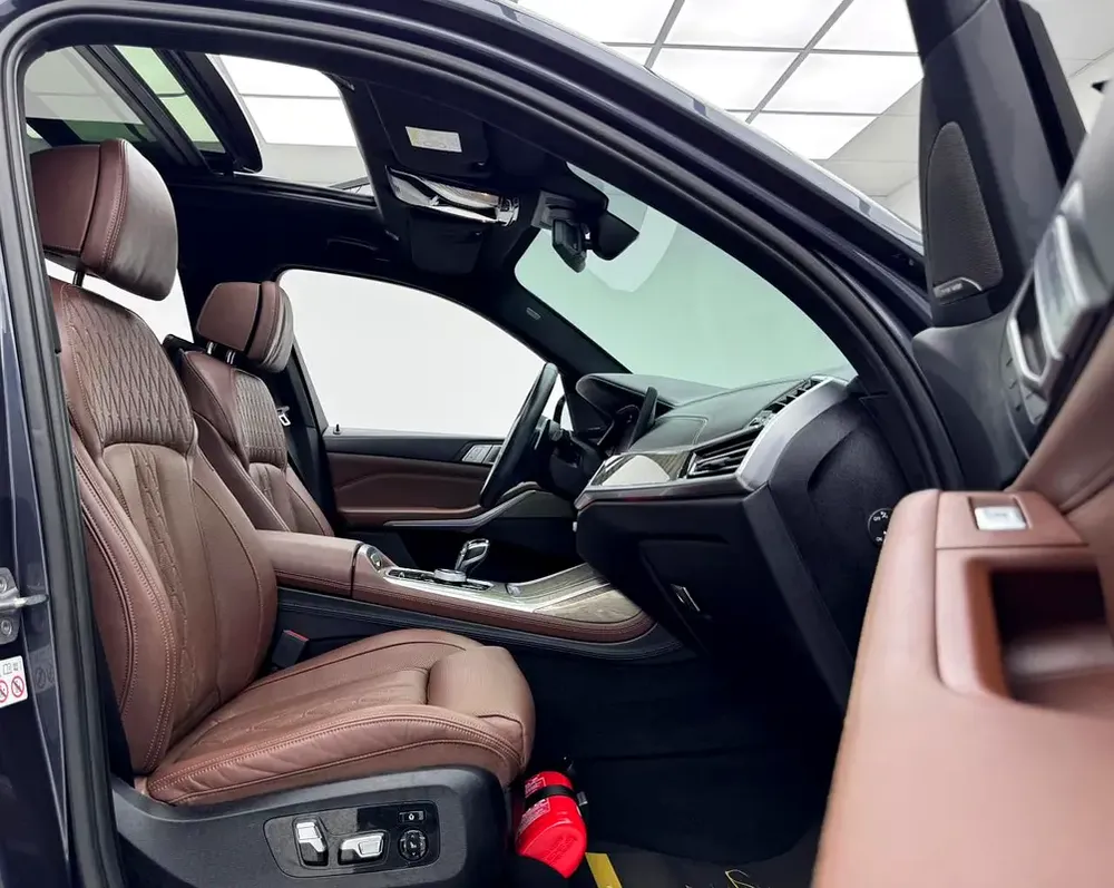 2020 BMW X7 xDrive40i M-Sport, 2026 BMW Warranty + Service Pack, Full BMW Service History, GCC - Image 17