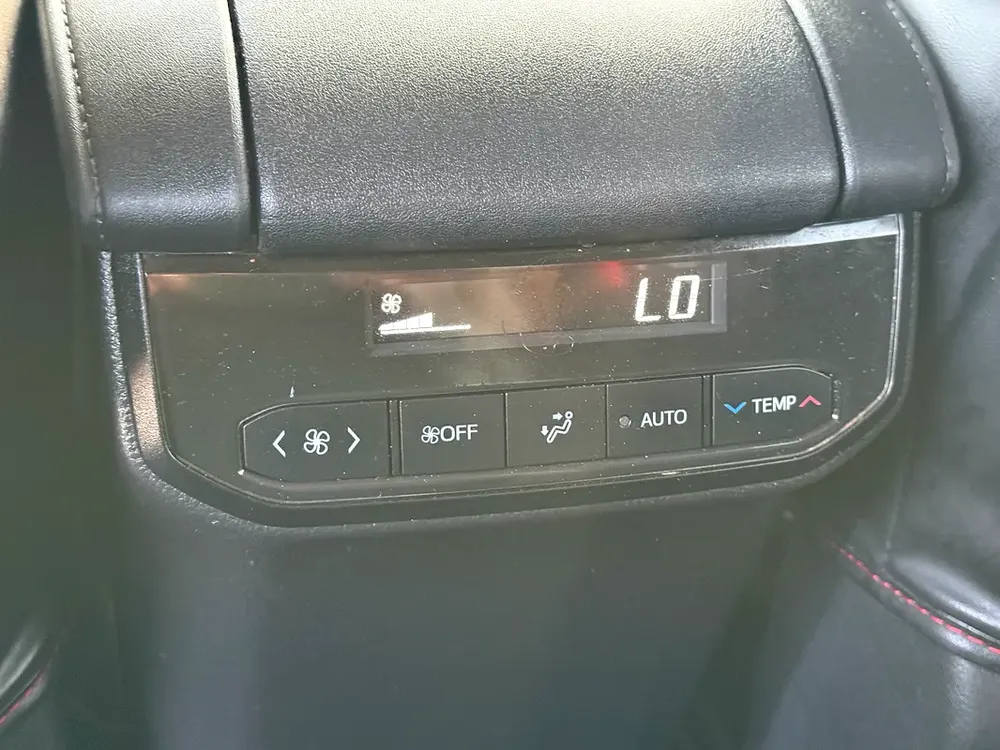 2021 TOYOTA HIGHLANDER LE HYBRID IMPORTED FROM USA - Image 17