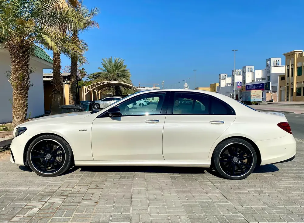 2018 MERCEDES E43 AMG 3.0L BITURBO 4MATIC || GCC || FULLY LOADED || MASTERPIECE|| PERFECT CONDTION - Image 5