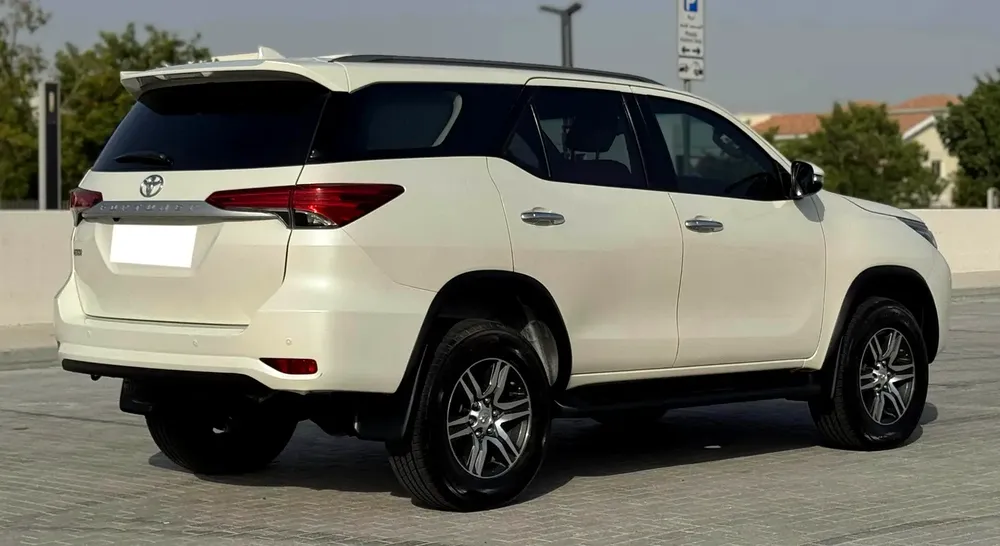 2022/Toyota/Fortuner/2.7 ltr/GCC/Immaculate Condition/Own in Cash/Auto Loan at 0% Down Payment - Image 4