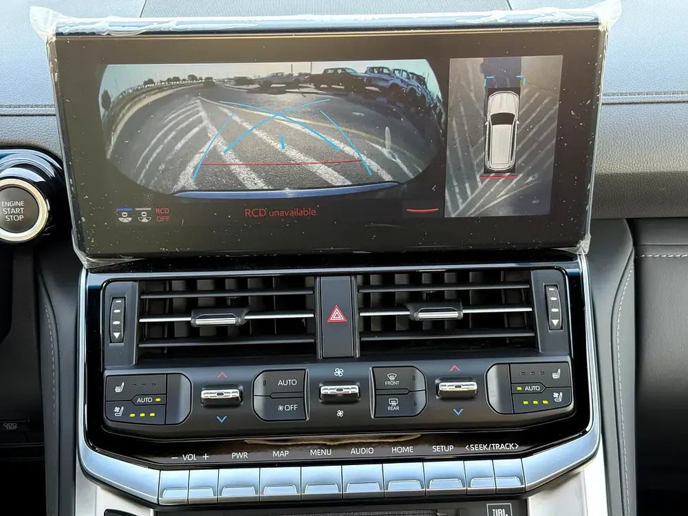 Toyota Land Cruiser VXR 2023 GCC Specs - Image 18