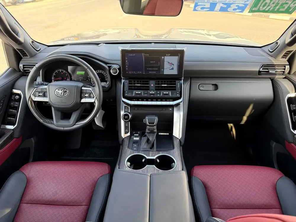 Toyota Land Cruiser VXR 2023 GCC Specs - Image 7