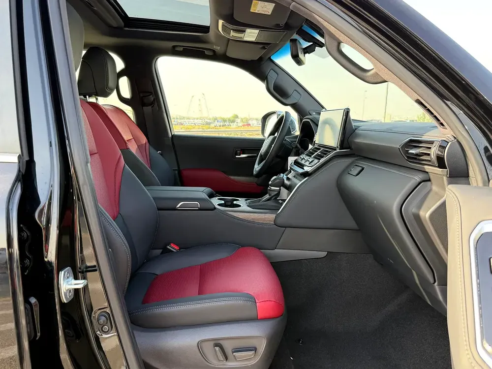 Toyota Land Cruiser VXR 2023 GCC Specs - Image 8