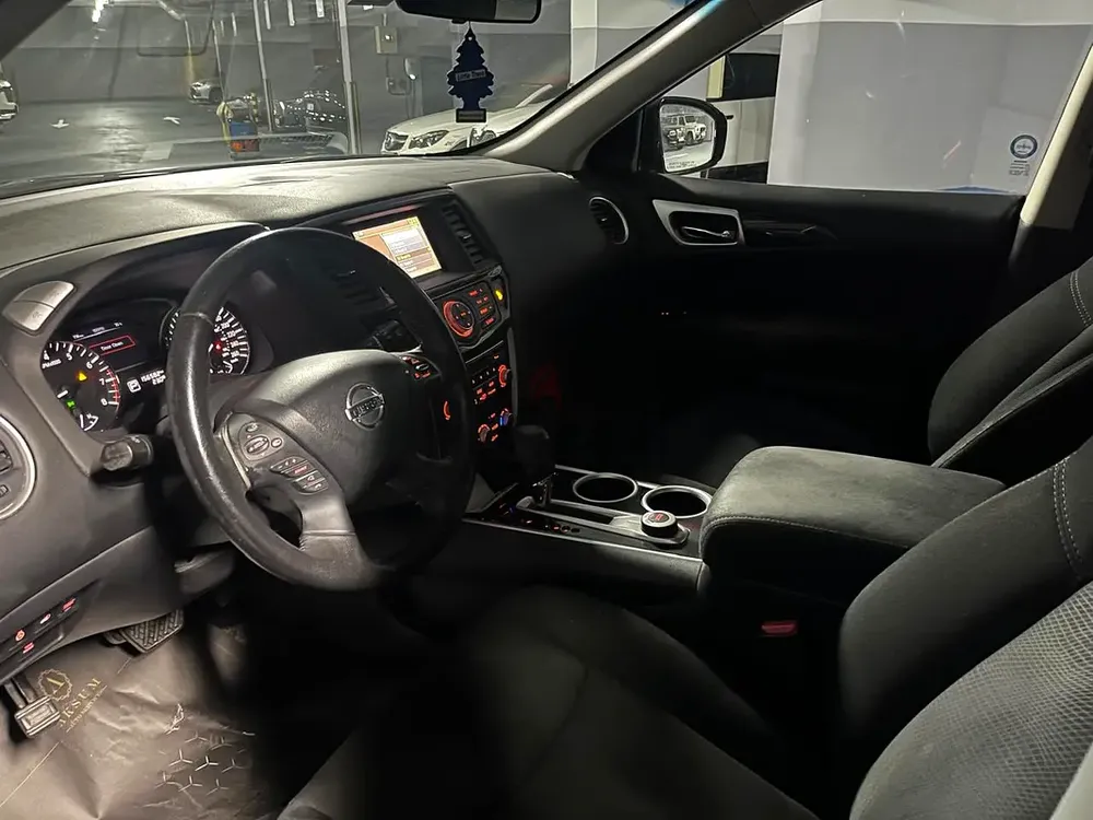 *CANADIAN SPEC* DRIVES GOOD * - Image 11