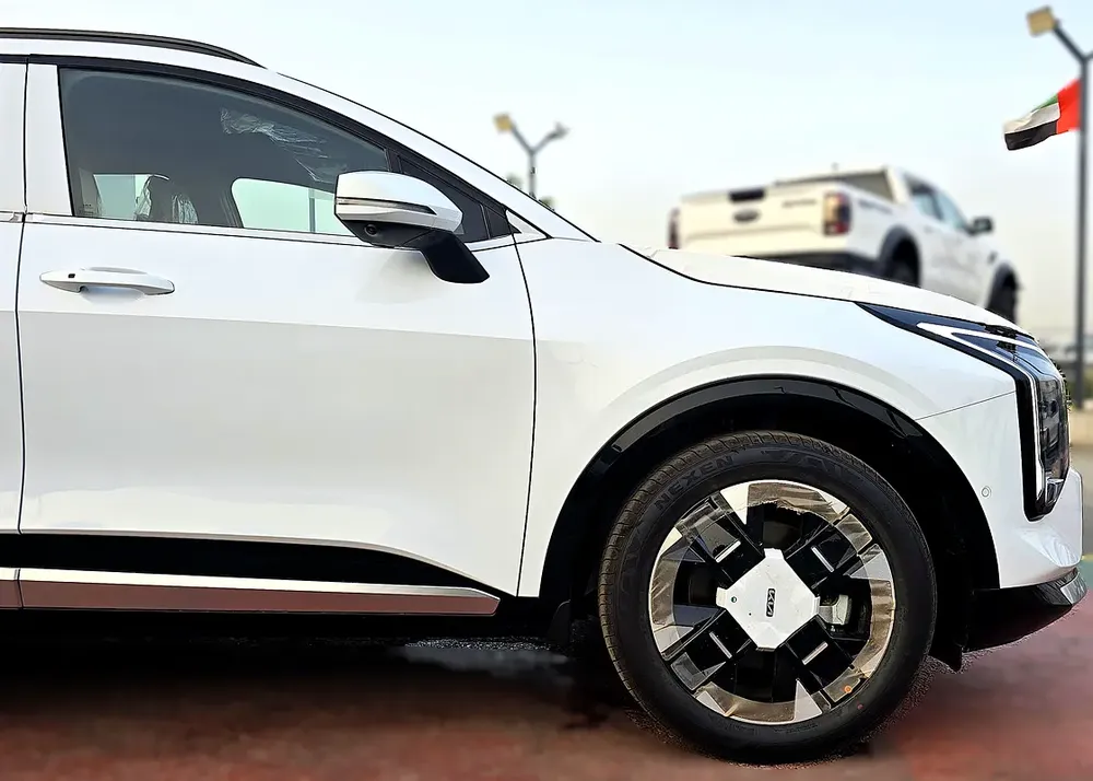 Kia Sportage  full option 2.0l A/T FWD SUV White Color Gcc 2026 Model - Image 20