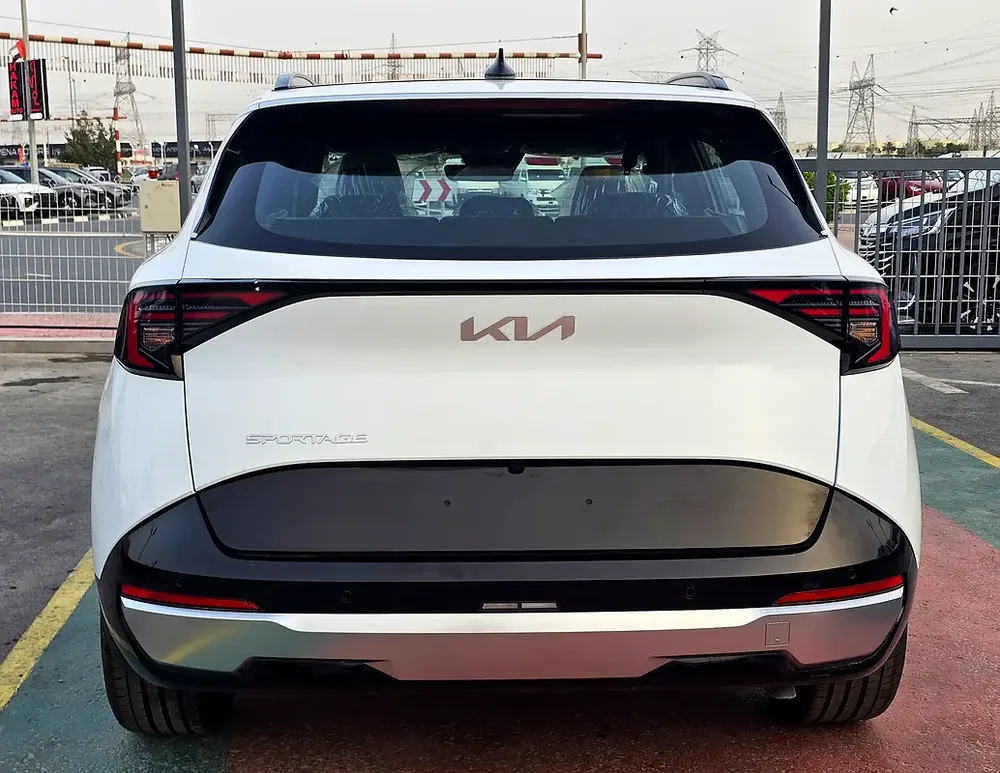 Kia Sportage  full option 2.0l A/T FWD SUV White Color Gcc 2026 Model - Image 5