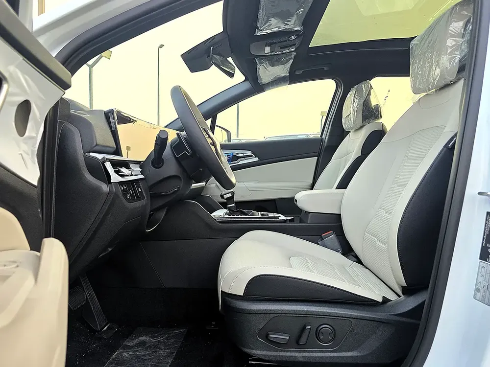 Kia Sportage  full option 2.0l A/T FWD SUV White Color Gcc 2026 Model - Image 7