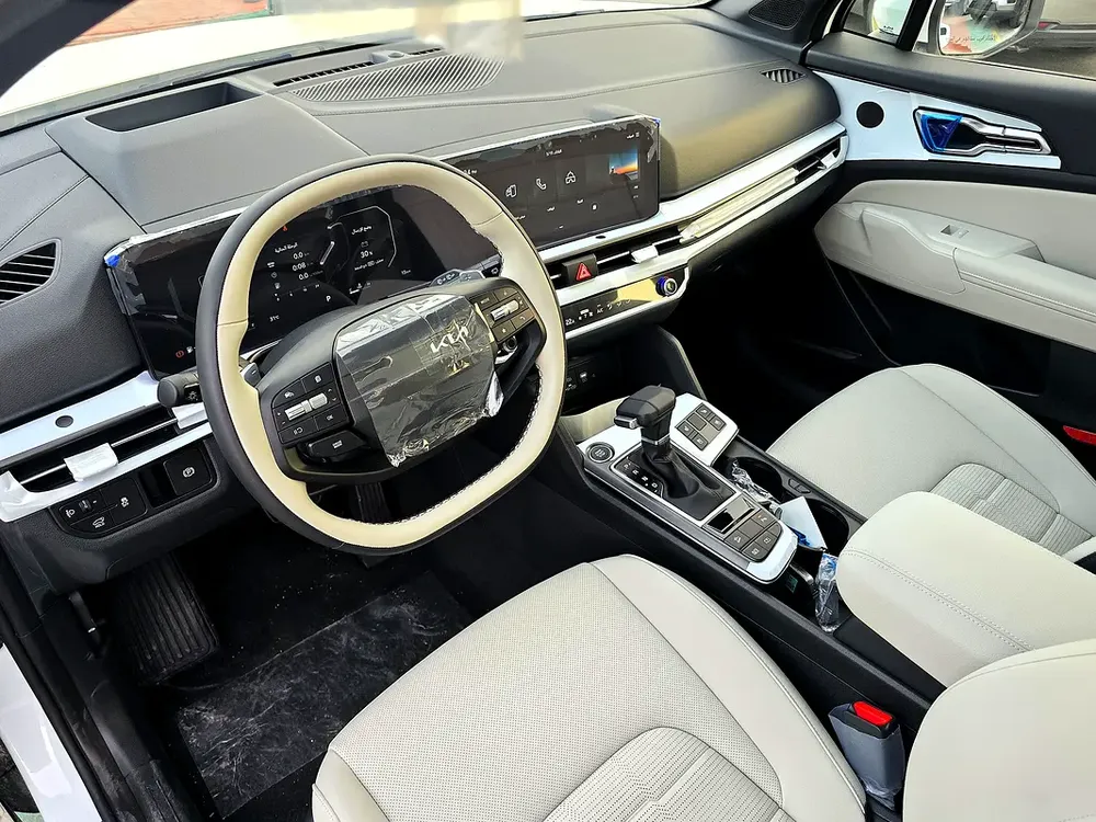 Kia Sportage  full option 2.0l A/T FWD SUV White Color Gcc 2026 Model - Image 8