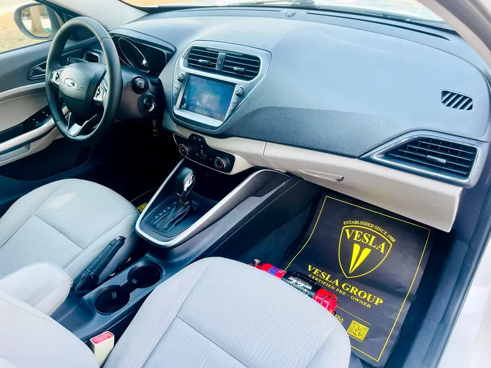 UNLIMITED MILEAGE WARRANTY / CRUISE CONTROL + CAMERA + ALLOY WHEELS + LED LIGHT / IN HOUSE FINANCE - Image 12