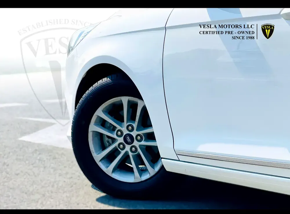 UNLIMITED MILEAGE WARRANTY / CRUISE CONTROL + CAMERA + ALLOY WHEELS + LED LIGHT / IN HOUSE FINANCE - Image 6