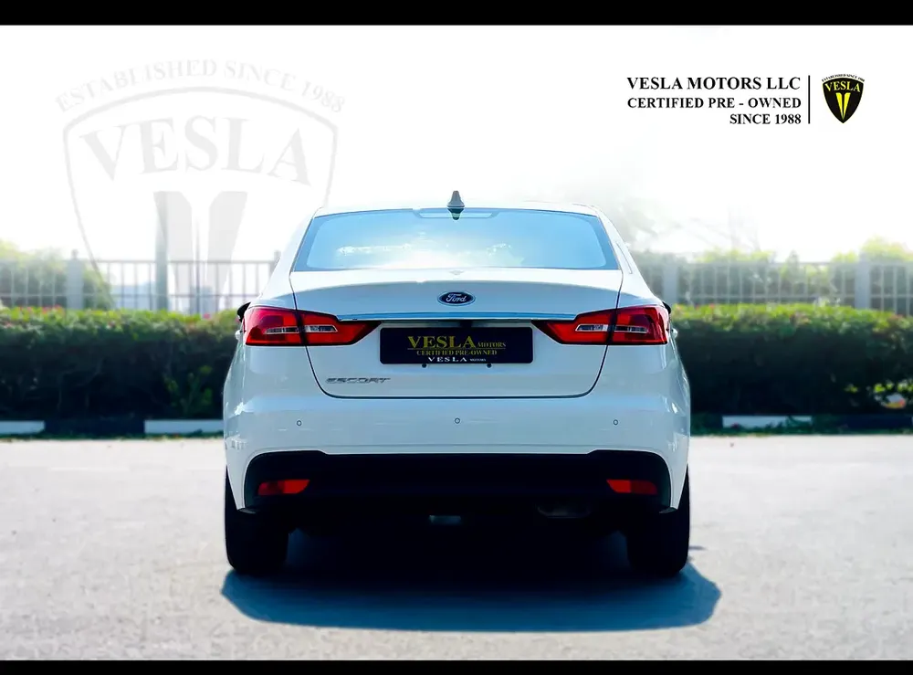 UNLIMITED MILEAGE WARRANTY / CRUISE CONTROL + CAMERA + ALLOY WHEELS + LED LIGHT / IN HOUSE FINANCE - Image 8