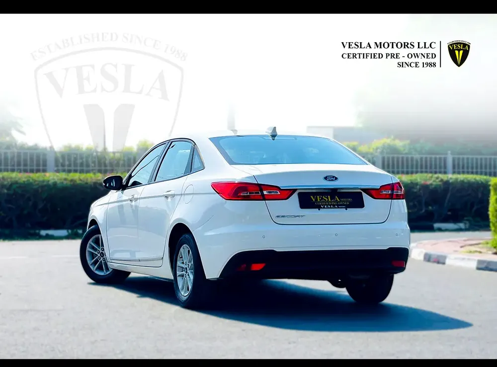 UNLIMITED MILEAGE WARRANTY / CRUISE CONTROL + CAMERA + ALLOY WHEELS + LED LIGHT / IN HOUSE FINANCE - Image 9
