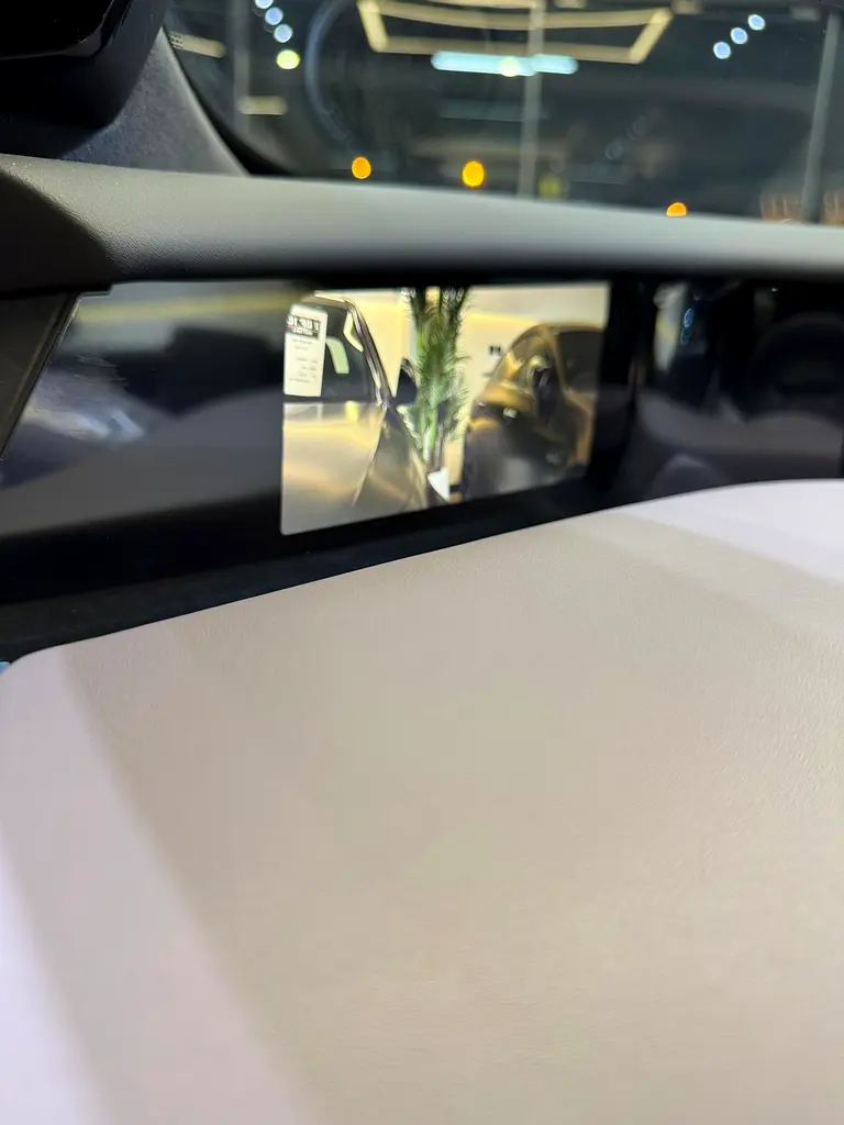 2025 AVATR 12 ULTRA hydraulic / HYBRID PLUG IN / CAMERA MIRRORS - Image 11