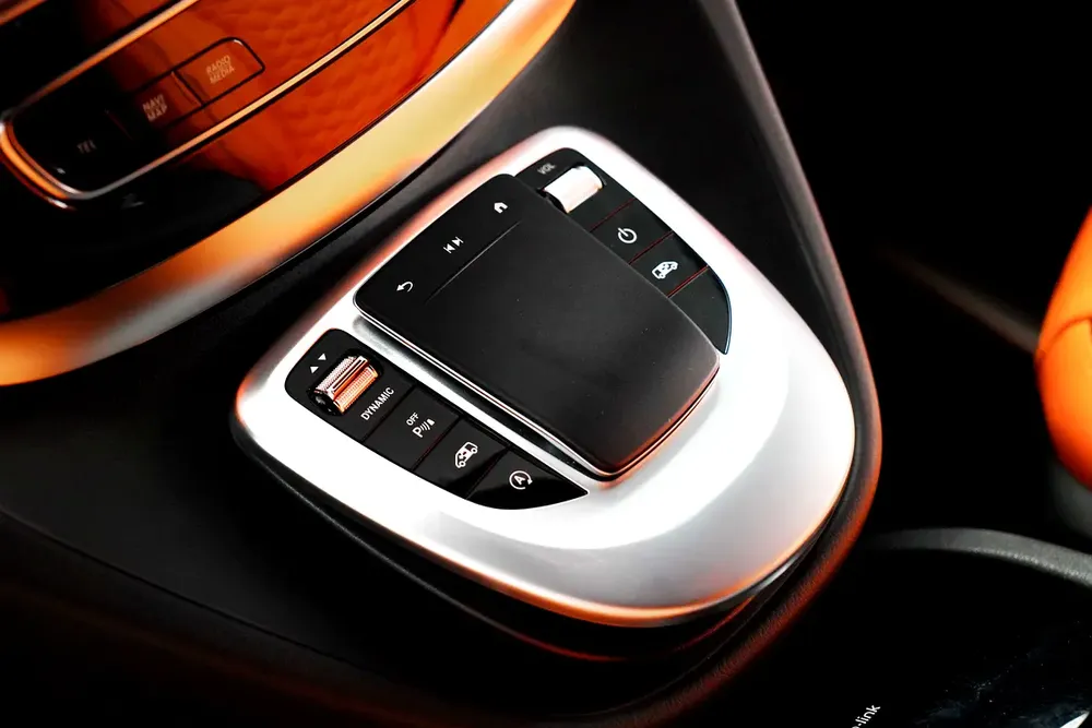 2023 MERCEDES V 250 MAYBACH KIT / LOW MILEAGE / BURMESTER - Image 10