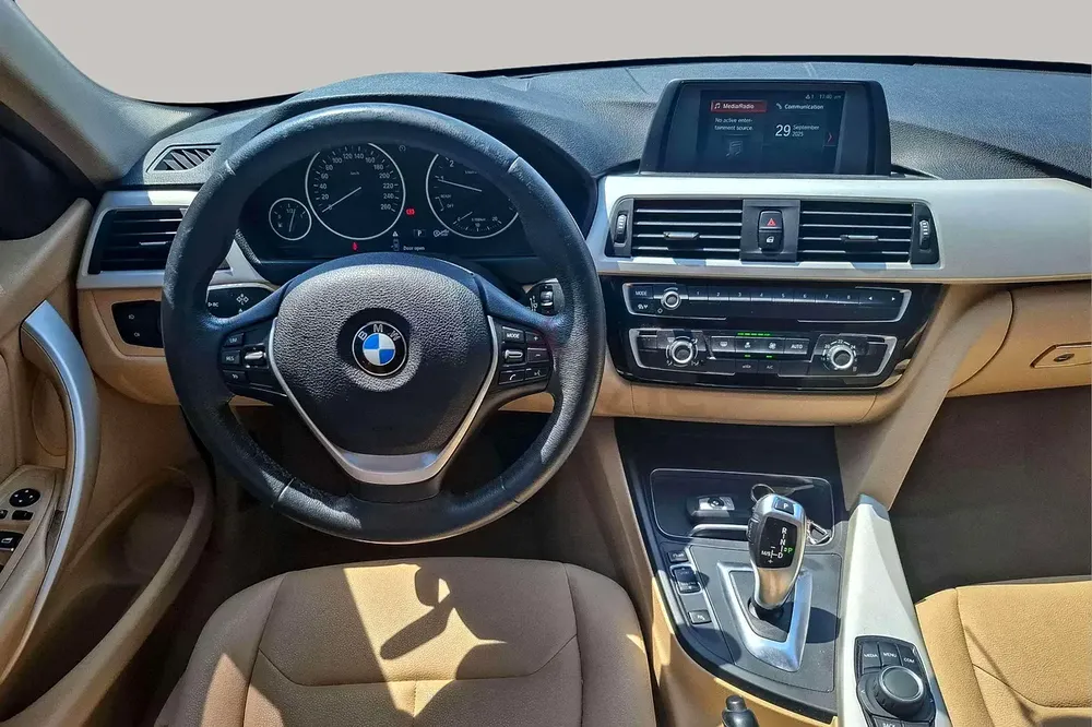 AED 684/month | 2018 BMW 3-Series 318i | GCC Specs | Ref#375819 - Image 10